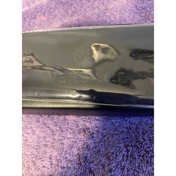 Small Versace Authentic Hard Eyeglasses Case  and‎ Cleaning Cloth - Picture 7 of 7